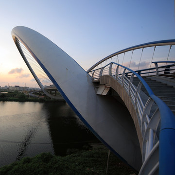 夕陽下的蝴蝶橋