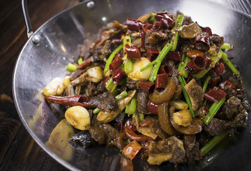 干鍋野豬肉