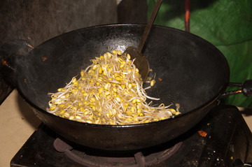炒豆芽