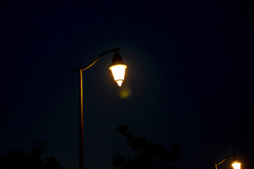 夜晚路燈特寫