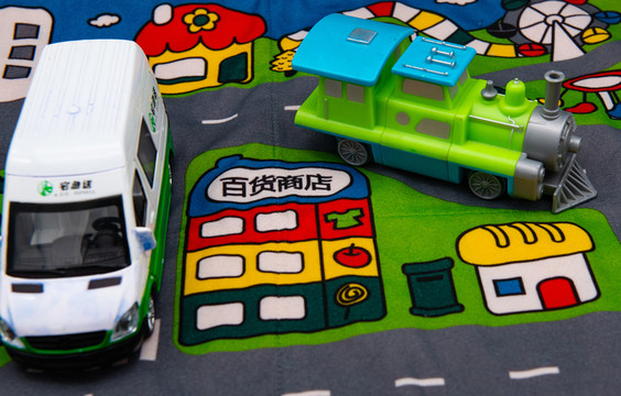 玩具汽車