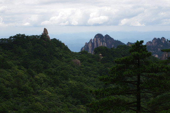 黃山飛來石