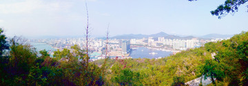 山中遠(yuǎn)望三亞城市風(fēng)光