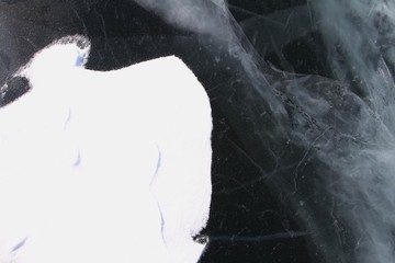 冰面白雪