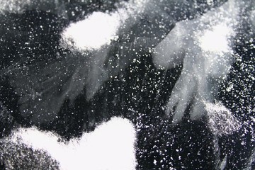 冰面白雪