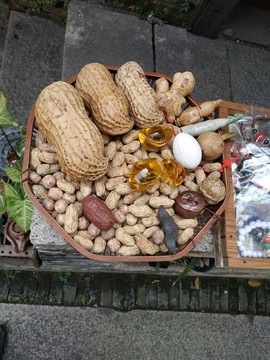 花生雕塑