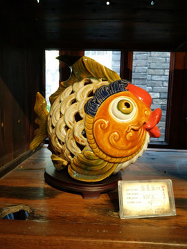 金魚雕像