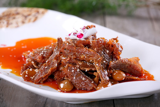 黃豆紅燜小黃魚(yú)