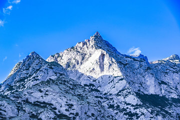 新疆巴音布魯克草原雪山