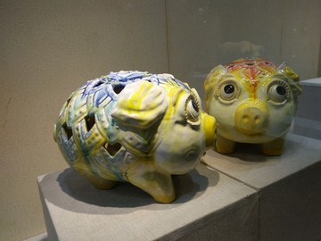 招財(cái)豬