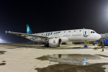 春秋航空公司飛機(jī)夜景
