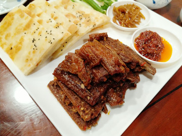 烙餅卷帶魚(yú)