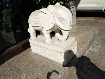 大象雕像