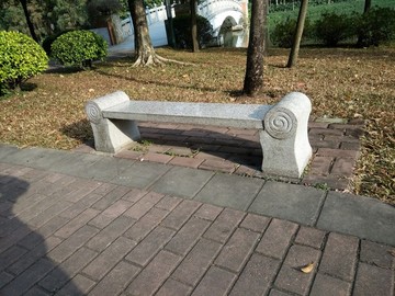 石凳
