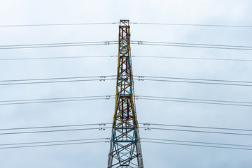 高壓線電線桿