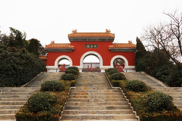 古建山門