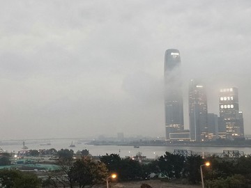 雨中廣州