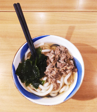牛肉烏冬面特寫