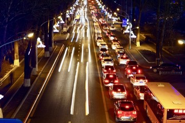 城市夜景汽車(chē)燈光軌跡