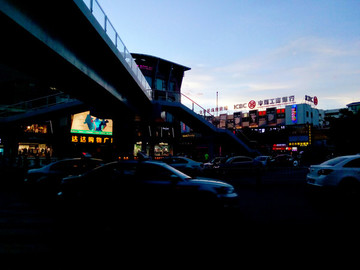 城市黃昏風(fēng)景