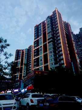 城市街頭暮色