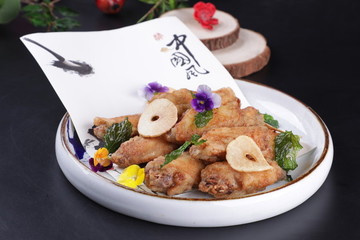 蒜香雞翅中