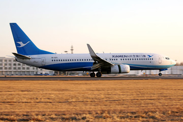 廈門航空公司飛機(jī)落地
