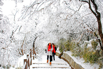 峨眉山冬雪