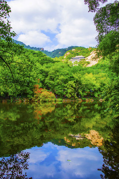 千山龍泉寺華藏世界與云潭水影