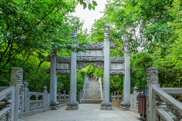萬(wàn)善寺山門石牌坊