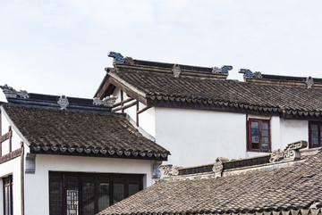 青磚瓦房屋頂