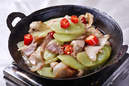 干鍋青筍臘肉