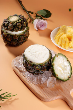 菠蘿冰淇淋