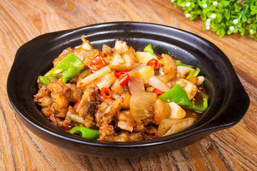 口味牛蛙煲