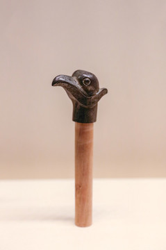 銅鳩杖首