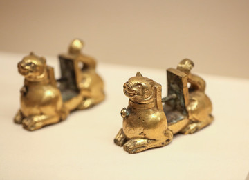 漢代鎏金虎形飾件