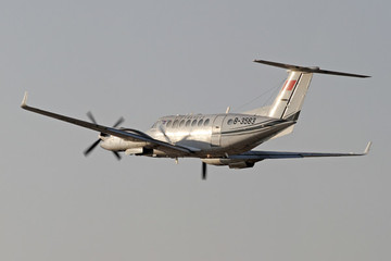 校飛中心校驗飛機飛行