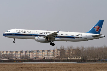 中國(guó)南方航空航班落地