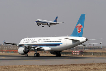 中國南方航空公司飛機(jī)