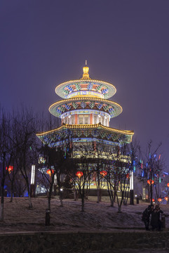雪中的長(zhǎng)春勞動(dòng)公園夜景