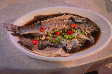 清蒸海鱸魚