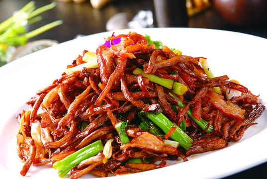茶樹菇炒肥腸