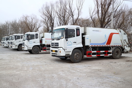 垃圾清運(yùn)車(chē)