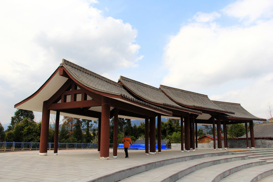 弧形廣場(chǎng)休閑涼亭