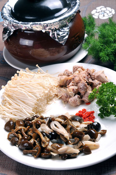 多味野山菌湯
