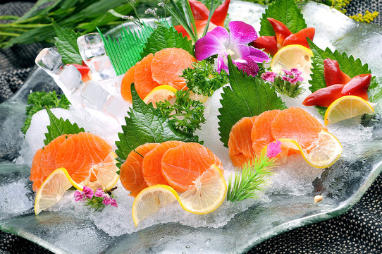 三文魚(yú)刺身