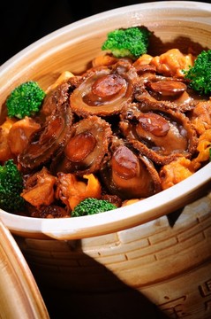 鮑魚燜土雞