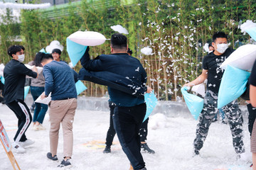 枕頭大戰(zhàn)