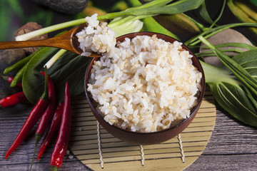 香米加糙米混合煮成飯