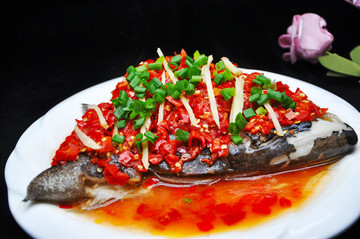 剁椒蒸鴉片魚頭